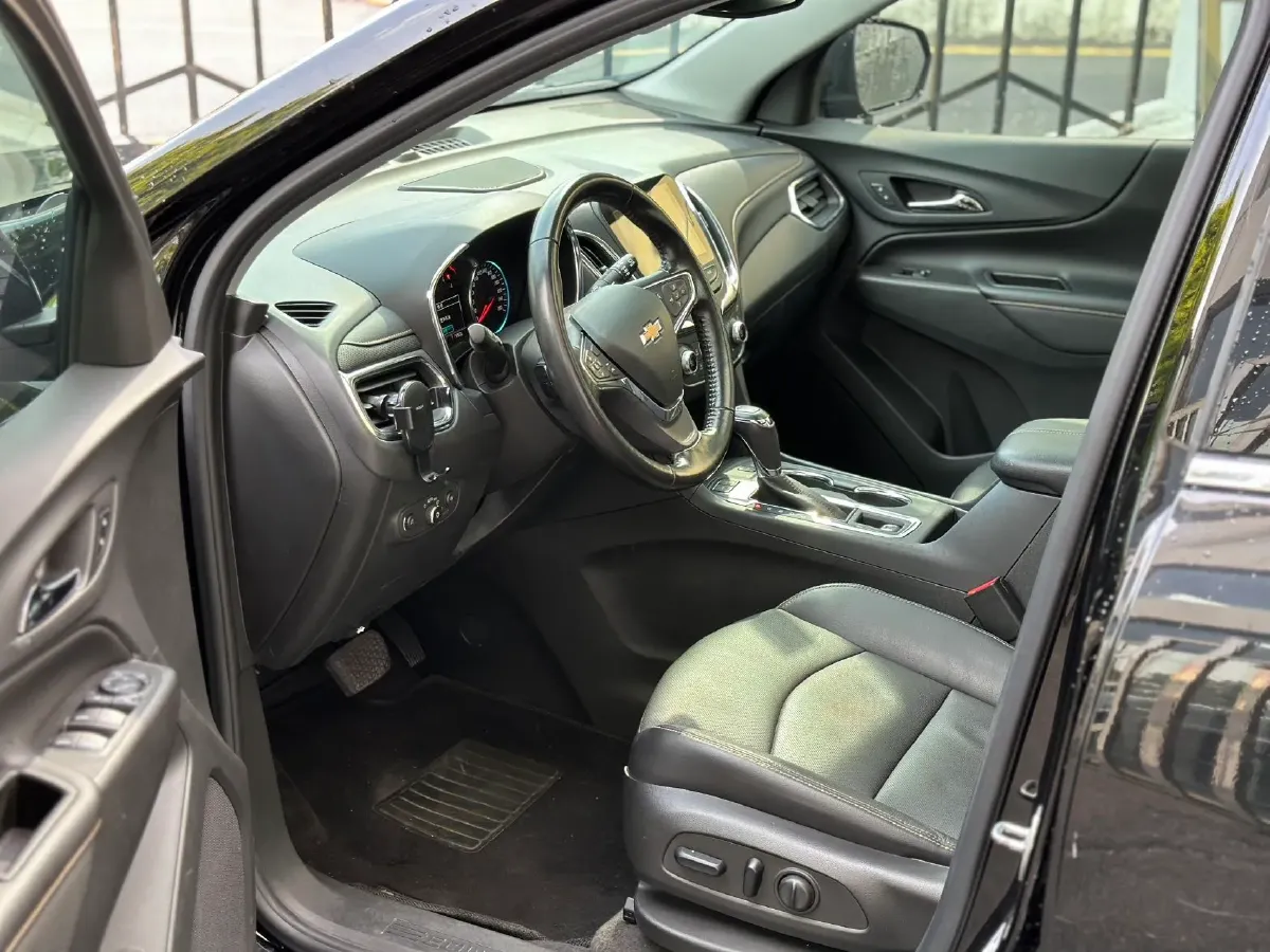 2018 Chevrolet Equinox 2.0T 260HP L4 9AT,autocango,china used car exporter,china ev exporter,chinese used car exporter,chinese used ev exporter