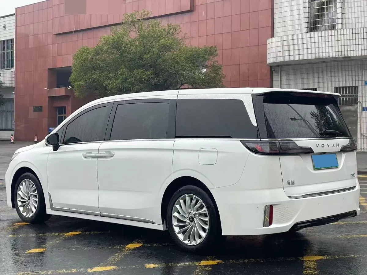 2022 Voyah Dream 1.5T 136HP L4 PHEV 25.57KWH,autocango,china used car exporter,china ev exporter,chinese used car exporter,chinese used ev exporter