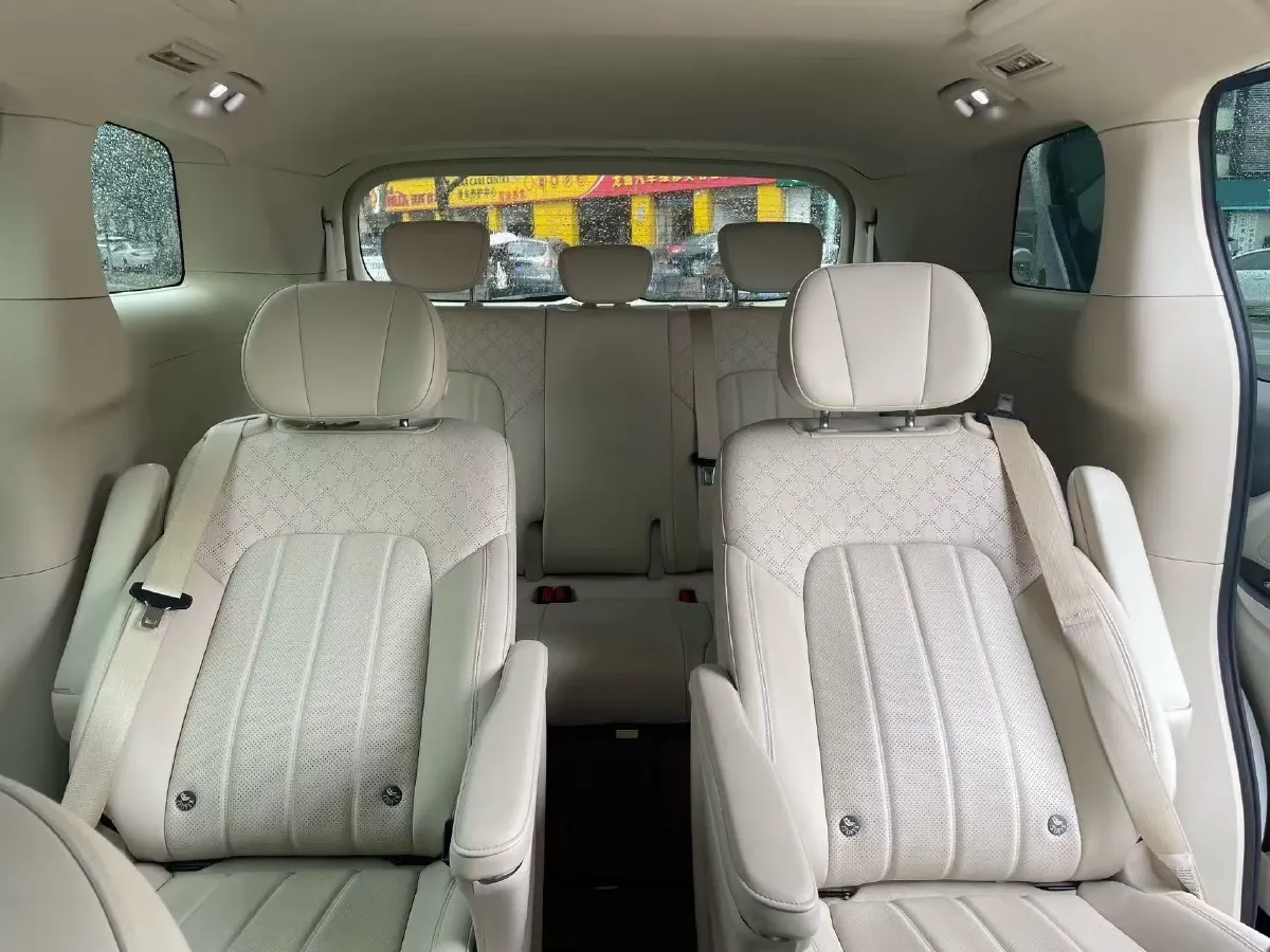 2022 Voyah Dream 1.5T 136HP L4 PHEV 25.57KWH,autocango,china used car exporter,china ev exporter,chinese used car exporter,chinese used ev exporter
