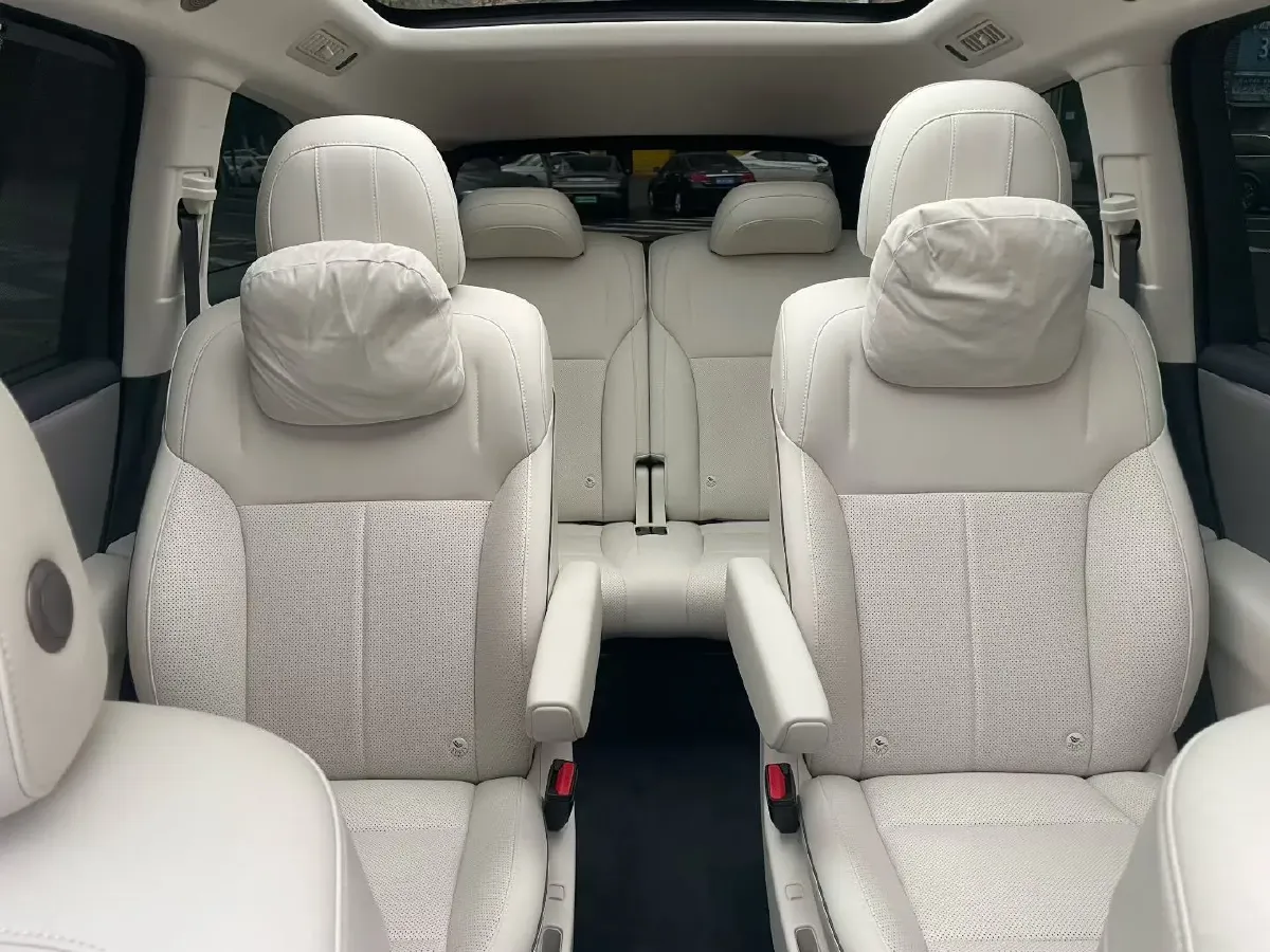 2025 Li i8 BEV,autocango,china used car exporter,china ev exporter,chinese used car exporter,chinese used ev exporter