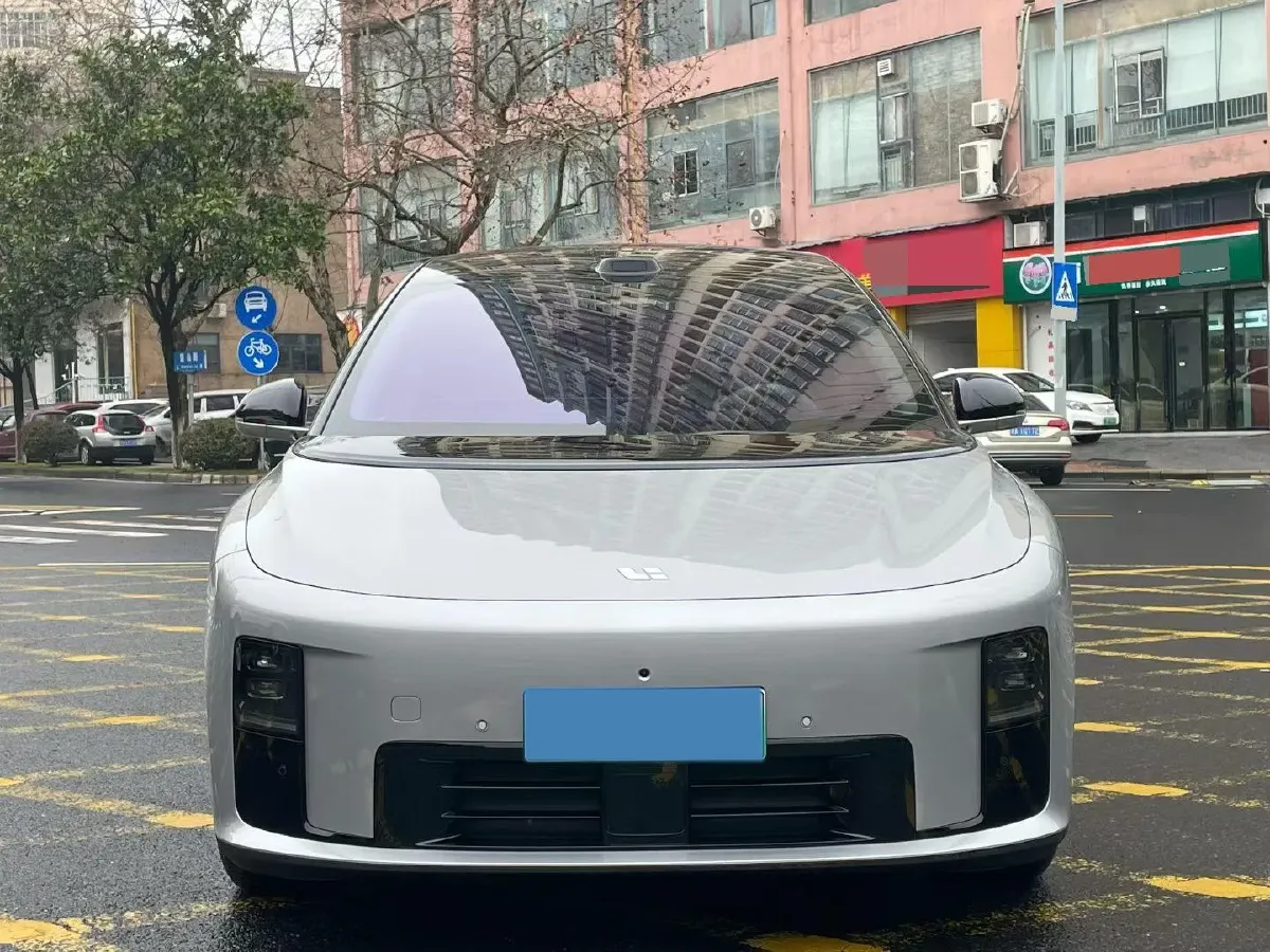 2025 Li i8 BEV,autocango,china used car exporter,china ev exporter,chinese used car exporter,chinese used ev exporter