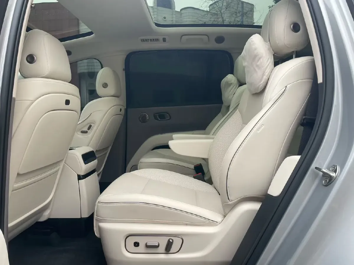 2025 Li i8 BEV,autocango,china used car exporter,china ev exporter,chinese used car exporter,chinese used ev exporter