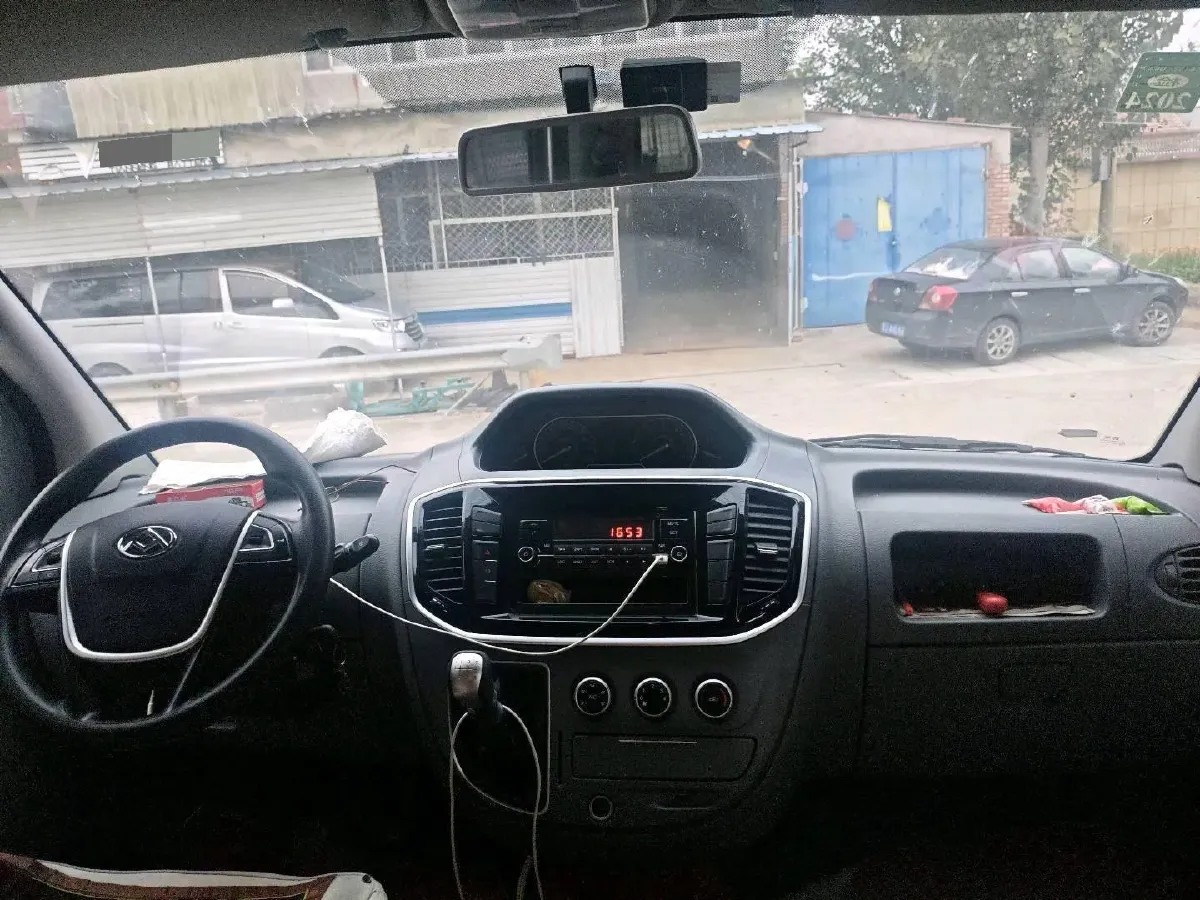 2018 MAXUS XinTu V80 2.5T 136HP L4 6MT,autocango,china used car exporter,china ev exporter,chinese used car exporter,chinese used ev exporter