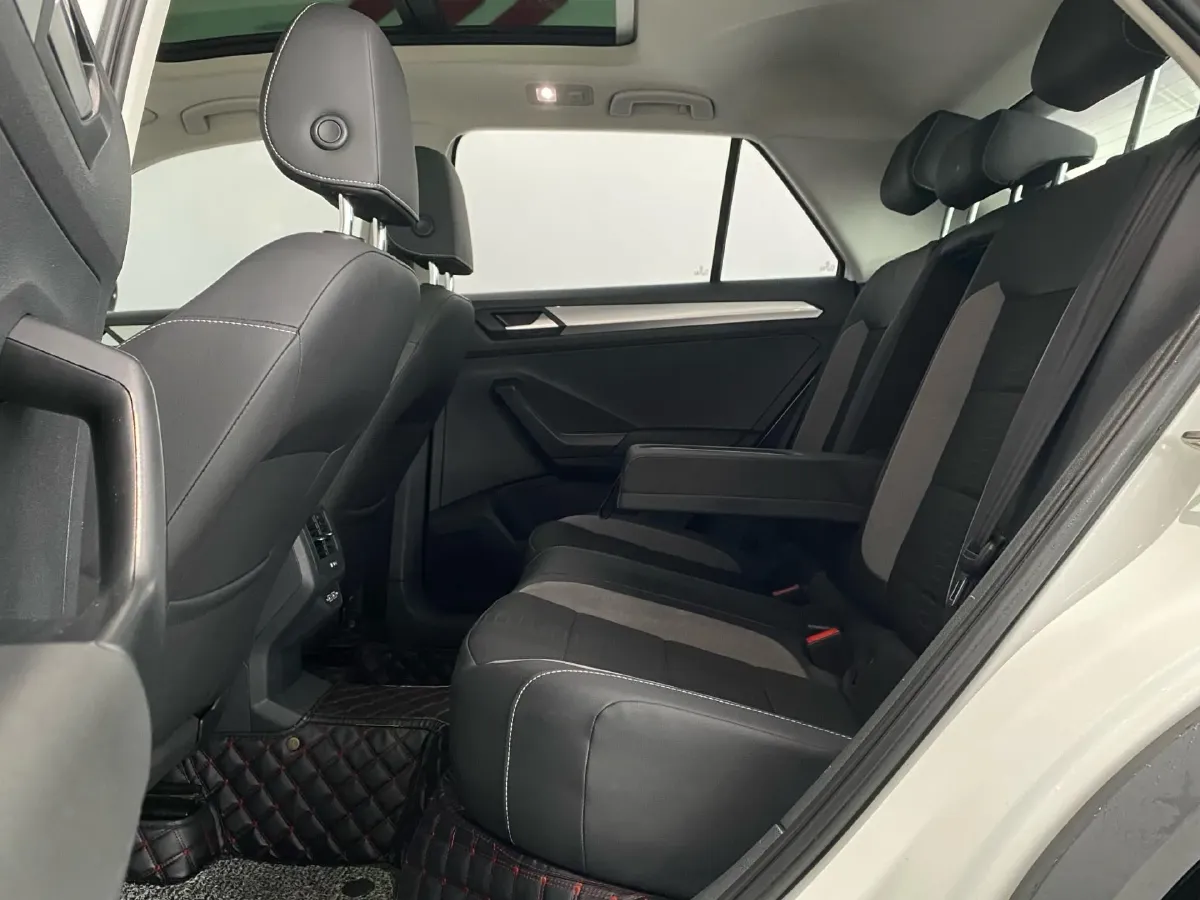 2019 Volkswagen T-Roc 1.4T 131HP L4 7DCT,autocango,china used car exporter,china ev exporter,chinese used car exporter,chinese used ev exporter