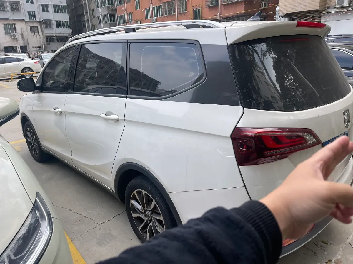 2019 BaoJun 730 1.5T 147HP L4 6MT,autocango,china used car exporter,china ev exporter,chinese used car exporter,chinese used ev exporter
