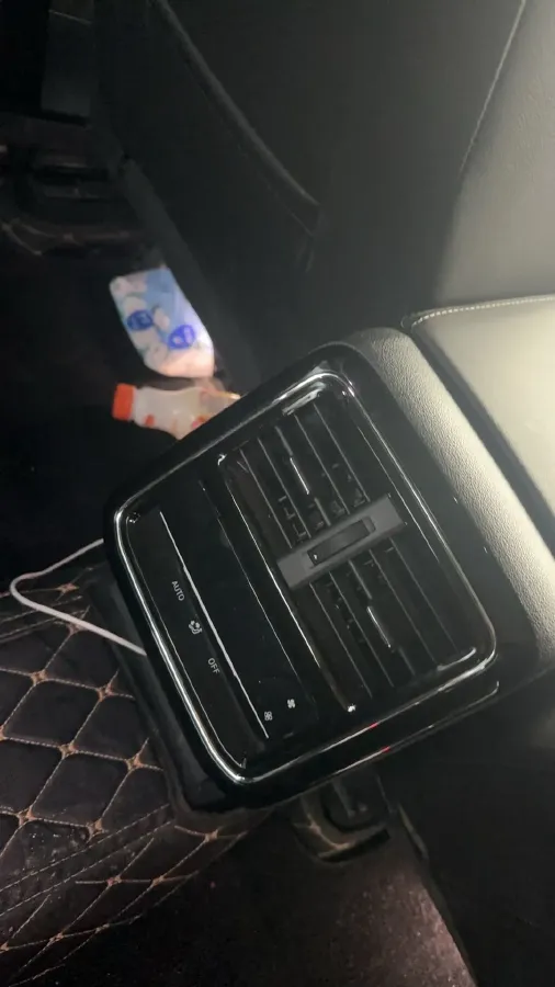 2024 Volkswagen Passat 2.0T 220HP L4 7DCT,autocango,china used car exporter,china ev exporter,chinese used car exporter,chinese used ev exporter