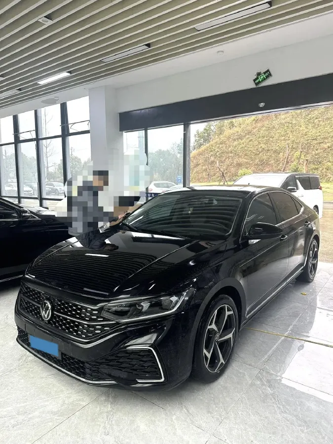2024 Volkswagen Passat 2.0T 220HP L4 7DCT,autocango,china used car exporter,china ev exporter,chinese used car exporter,chinese used ev exporter