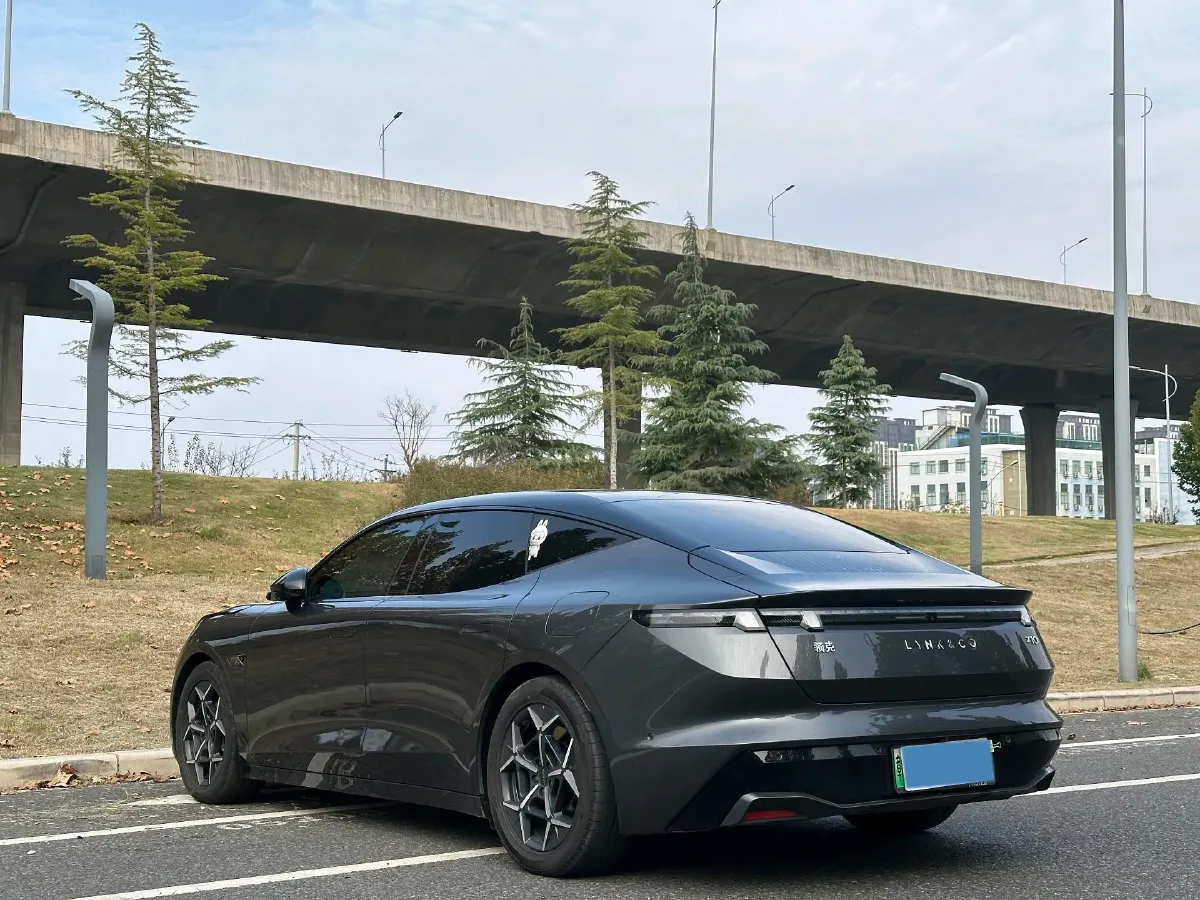 2025 HongQi HS7 2.0T 252HP L4 8AT,autocango,china used car exporter,china ev exporter,chinese used car exporter,chinese used ev exporter