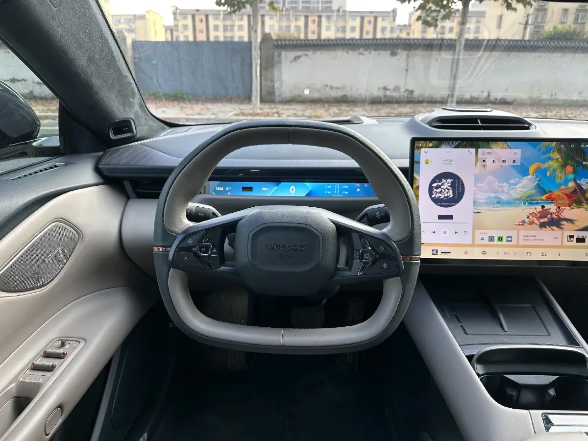 2025 HongQi HS7 2.0T 252HP L4 8AT,autocango,china used car exporter,china ev exporter,chinese used car exporter,chinese used ev exporter