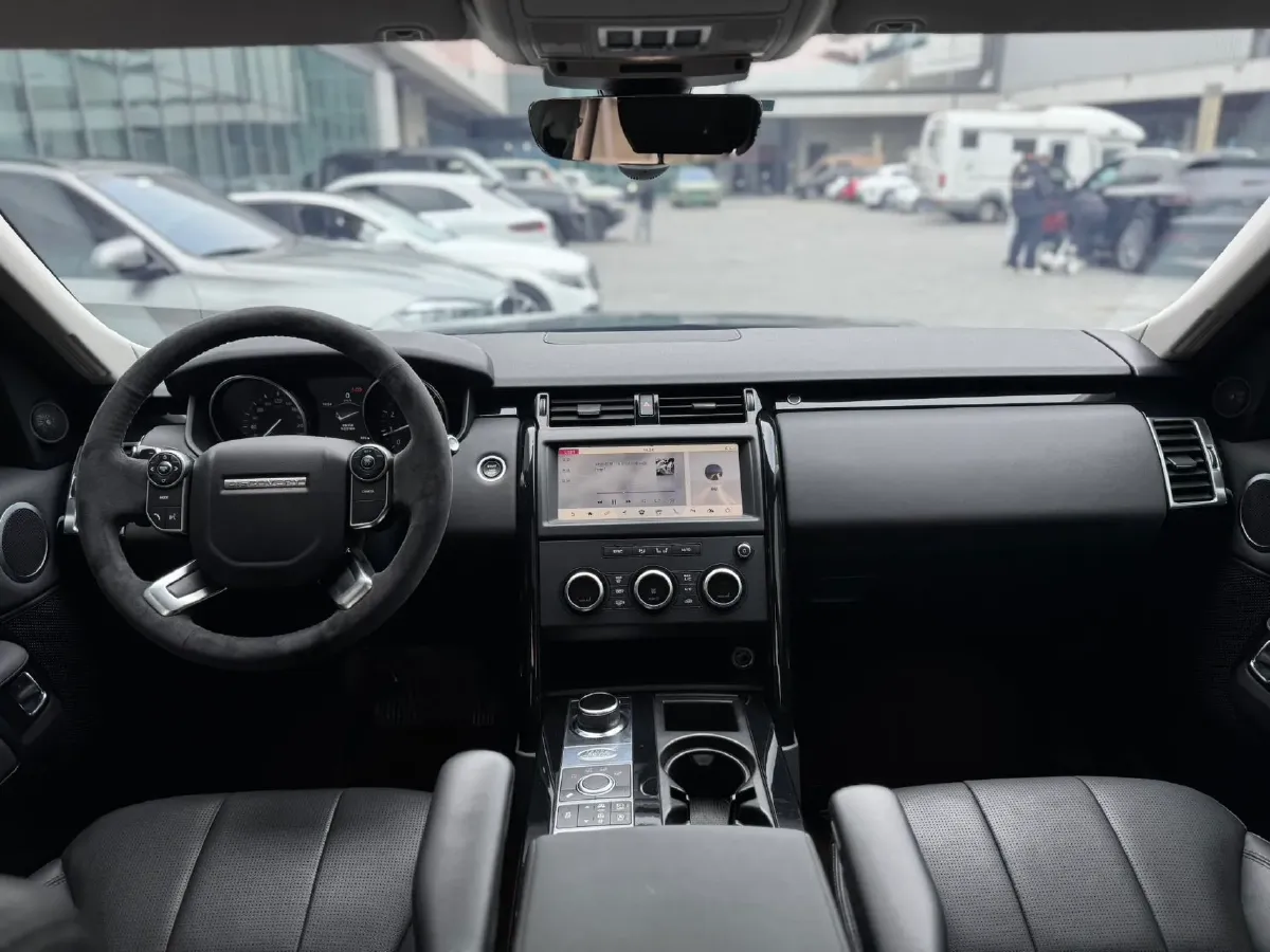 2018 Land Rover Discovery 2.0T 300HP L4 8AT,autocango,china used car exporter,china ev exporter,chinese used car exporter,chinese used ev exporter