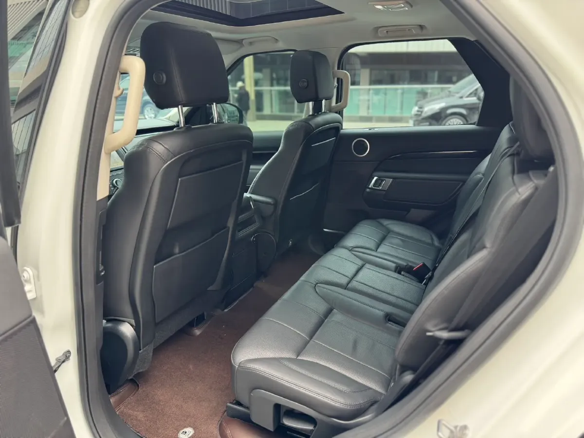 2018 Land Rover Discovery 2.0T 300HP L4 8AT,autocango,china used car exporter,china ev exporter,chinese used car exporter,chinese used ev exporter