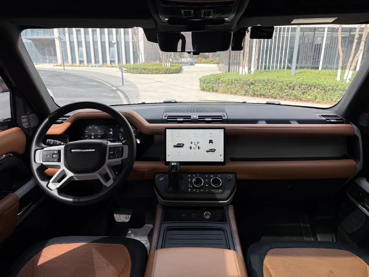 2024 Land Rover Defender 3.0T 400HP L6 8AT,autocango,china used car exporter,china ev exporter,chinese used car exporter,chinese used ev exporter