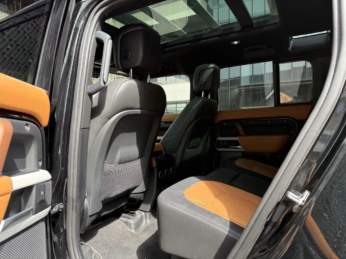 2024 Land Rover Defender 3.0T 400HP L6 8AT,autocango,china used car exporter,china ev exporter,chinese used car exporter,chinese used ev exporter