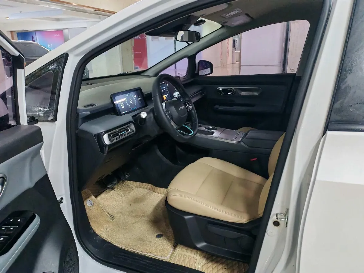 2024 Leapmotor C11 1.5L 95HP L4 REEV 43.74KWH,autocango,china used car exporter,china ev exporter,chinese used car exporter,chinese used ev exporter