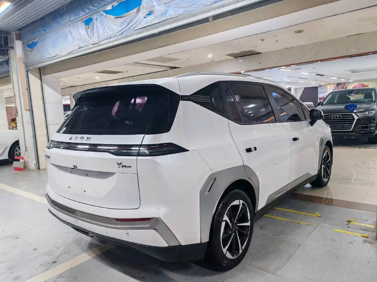 2024 Leapmotor C11 1.5L 95HP L4 REEV 43.74KWH,autocango,china used car exporter,china ev exporter,chinese used car exporter,chinese used ev exporter