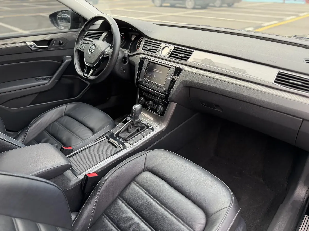 2017 Volkswagen Passat 1.8T 180HP L4 7DCT,autocango,china used car exporter,china ev exporter,chinese used car exporter,chinese used ev exporter