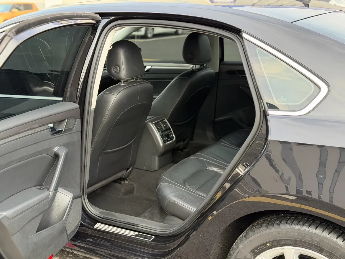 2017 Volkswagen Passat 1.8T 180HP L4 7DCT,autocango,china used car exporter,china ev exporter,chinese used car exporter,chinese used ev exporter