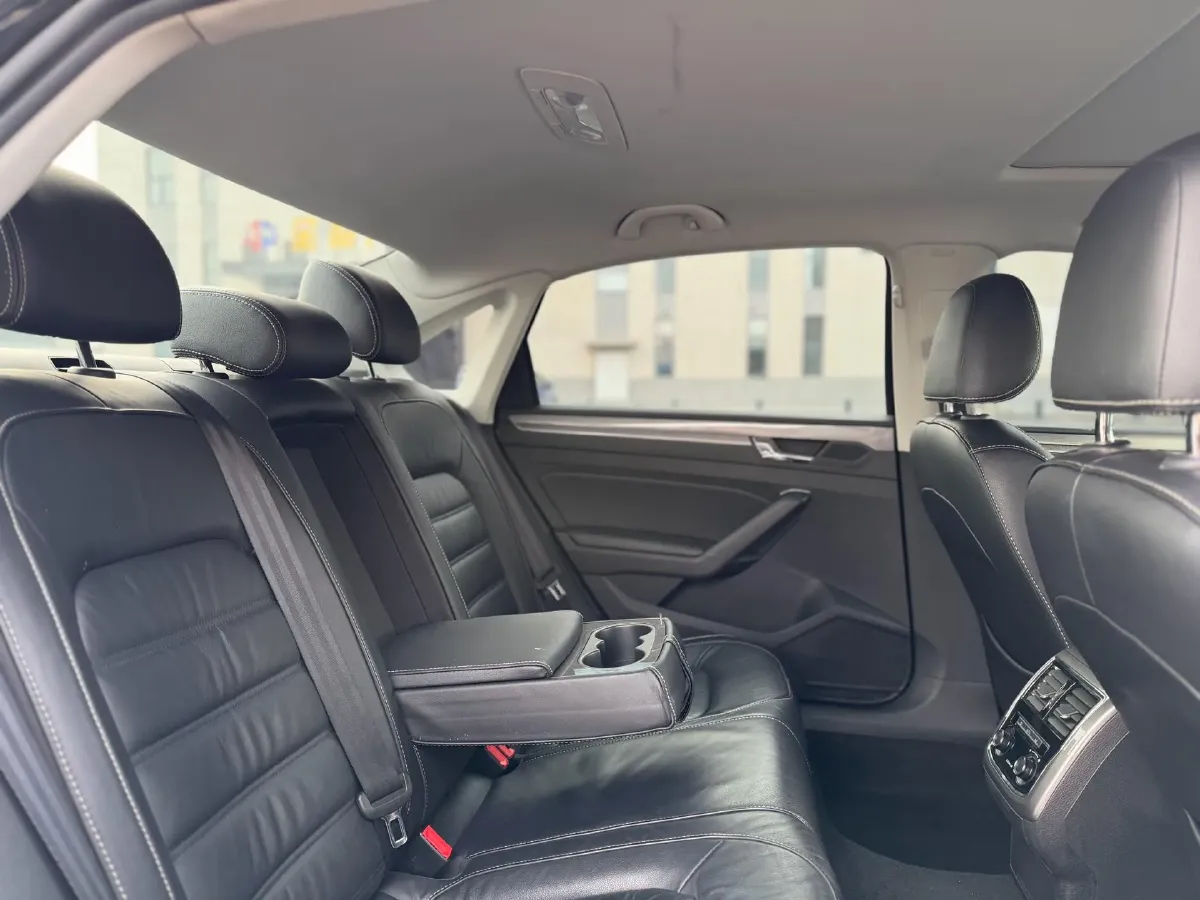 2017 Volkswagen Passat 1.8T 180HP L4 7DCT,autocango,china used car exporter,china ev exporter,chinese used car exporter,chinese used ev exporter