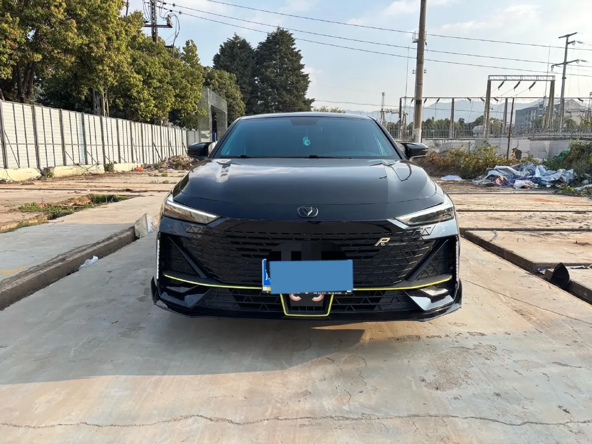 2022 ChangAn UNI-V 1.5T 188HP L4 7DCT,autocango,china used car exporter,china ev exporter,chinese used car exporter,chinese used ev exporter