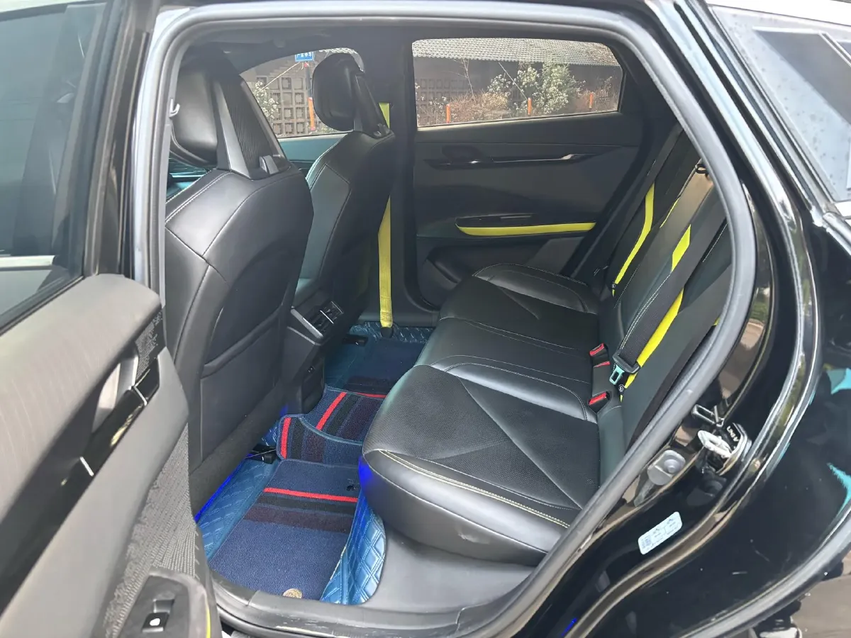 2022 ChangAn UNI-V 1.5T 188HP L4 7DCT,autocango,china used car exporter,china ev exporter,chinese used car exporter,chinese used ev exporter