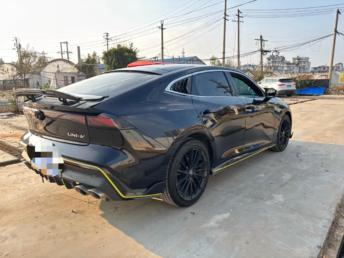 2022 ChangAn UNI-V 1.5T 188HP L4 7DCT,autocango,china used car exporter,china ev exporter,chinese used car exporter,chinese used ev exporter