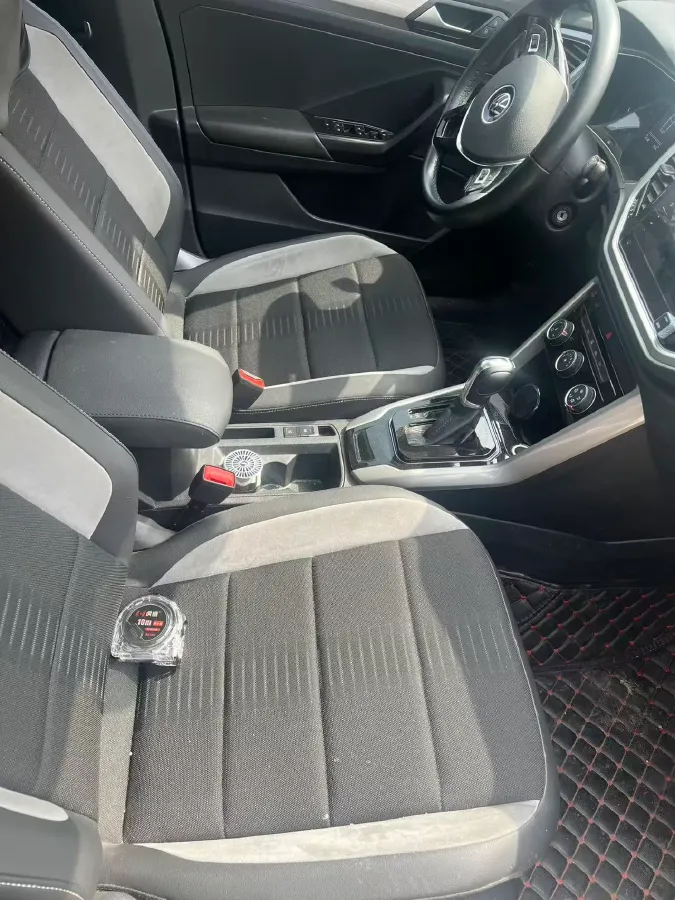 2021 Volkswagen T-Roc 1.4T 150HP L4 7DCT,autocango,china used car exporter,china ev exporter,chinese used car exporter,chinese used ev exporter