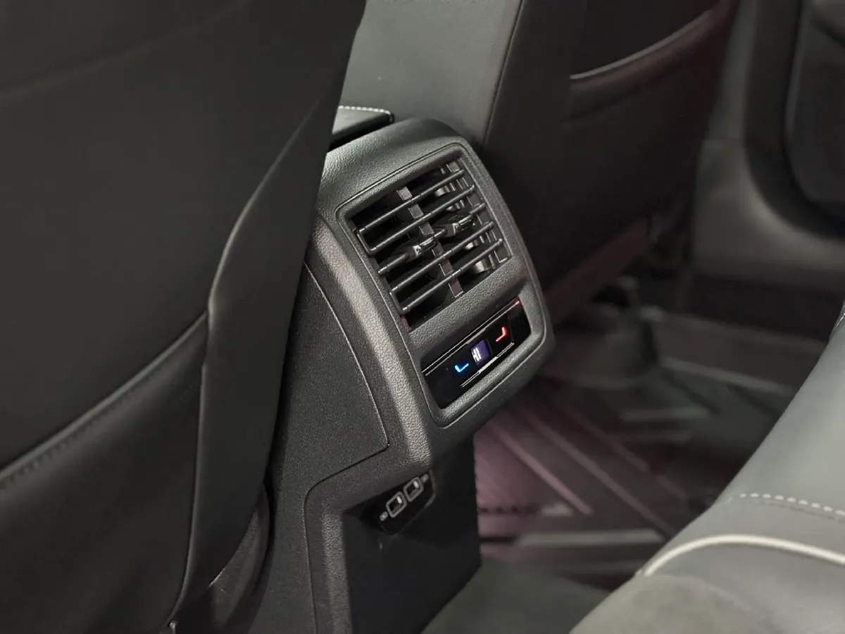 2023 Volkswagen Golf 1.4T 150HP L4 7DCT,autocango,china used car exporter,china ev exporter,chinese used car exporter,chinese used ev exporter