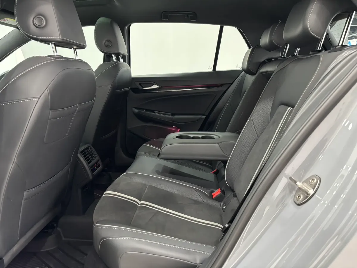 2023 Volkswagen Golf 1.4T 150HP L4 7DCT,autocango,china used car exporter,china ev exporter,chinese used car exporter,chinese used ev exporter