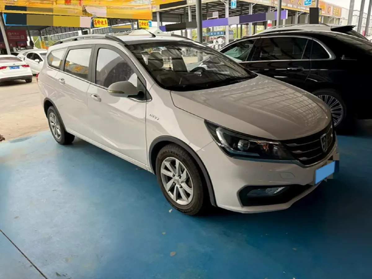 2017 BaoJun 310W 1.5L 112HP L4 6MT,autocango,china used car exporter,china ev exporter,chinese used car exporter,chinese used ev exporter