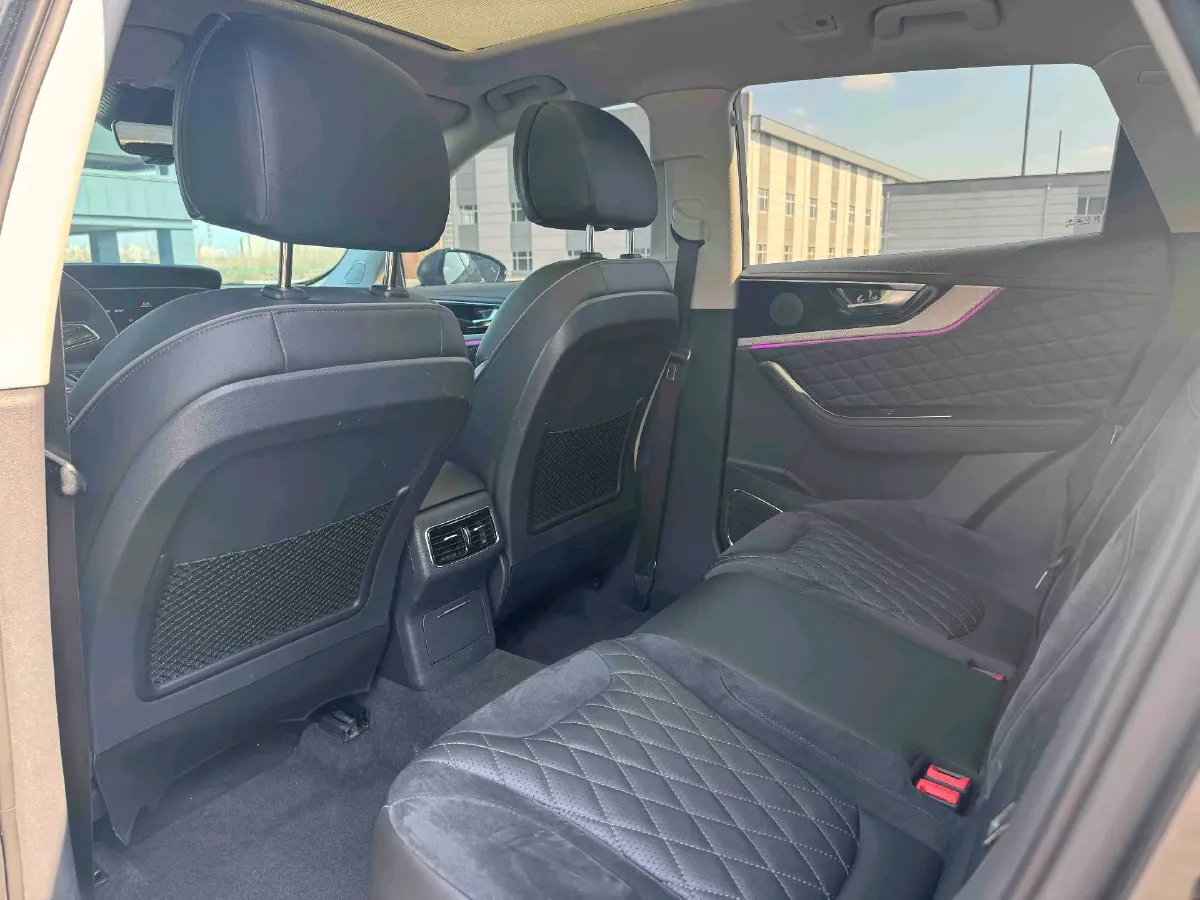 2019 HongQi HS5 2.0T 224HP L4 6AT,autocango,china used car exporter,china ev exporter,chinese used car exporter,chinese used ev exporter