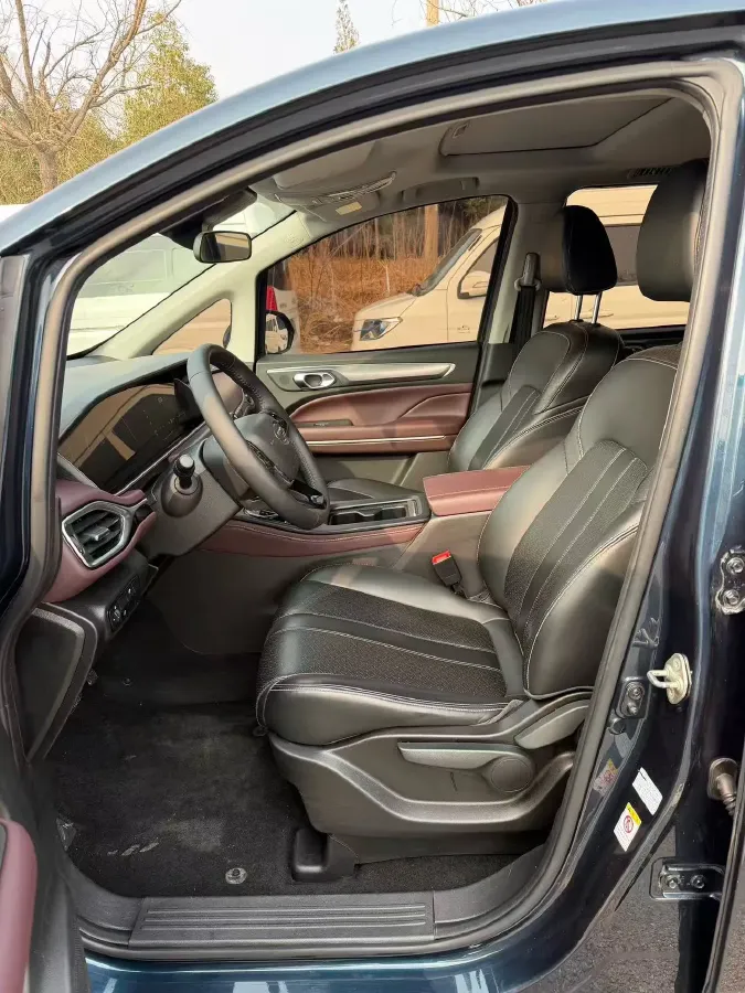 2021 GAC Trumpchi M6 1.5T 169HP L4 7DCT,autocango,china used car exporter,china ev exporter,chinese used car exporter,chinese used ev exporter