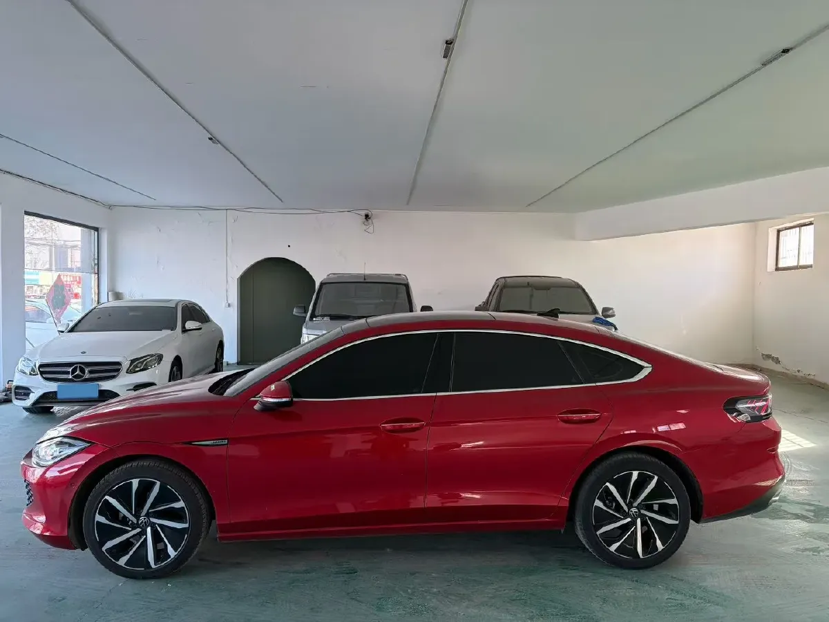 2022 Skoda Superb 2.0T 186HP L4 7DCT,autocango,china used car exporter,china ev exporter,chinese used car exporter,chinese used ev exporter