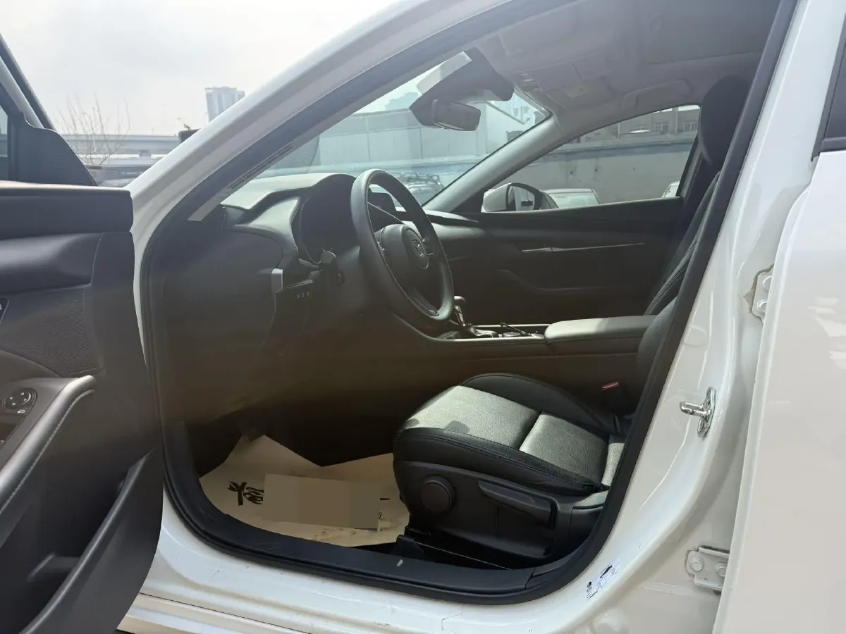 2022 Mazda 3 Axela 1.5L 117HP L4 6AT,autocango,china used car exporter,china ev exporter,chinese used car exporter,chinese used ev exporter