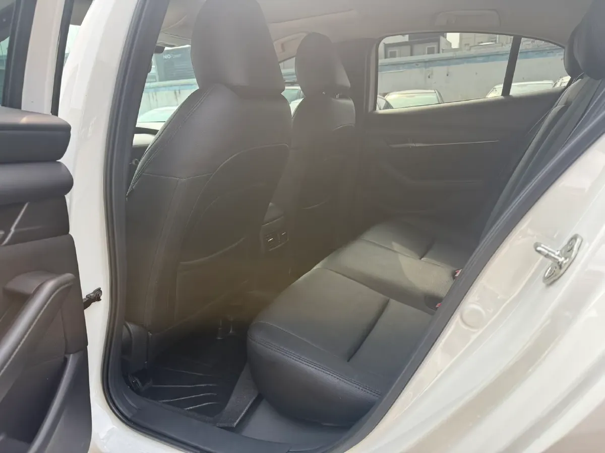 2022 Mazda 3 Axela 1.5L 117HP L4 6AT,autocango,china used car exporter,china ev exporter,chinese used car exporter,chinese used ev exporter