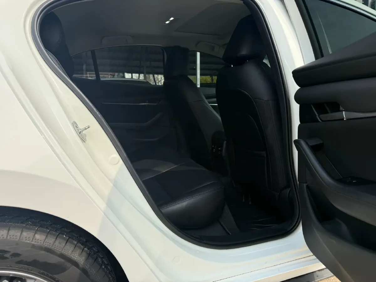 2022 Mazda 3 Axela 1.5L 117HP L4 6AT,autocango,china used car exporter,china ev exporter,chinese used car exporter,chinese used ev exporter