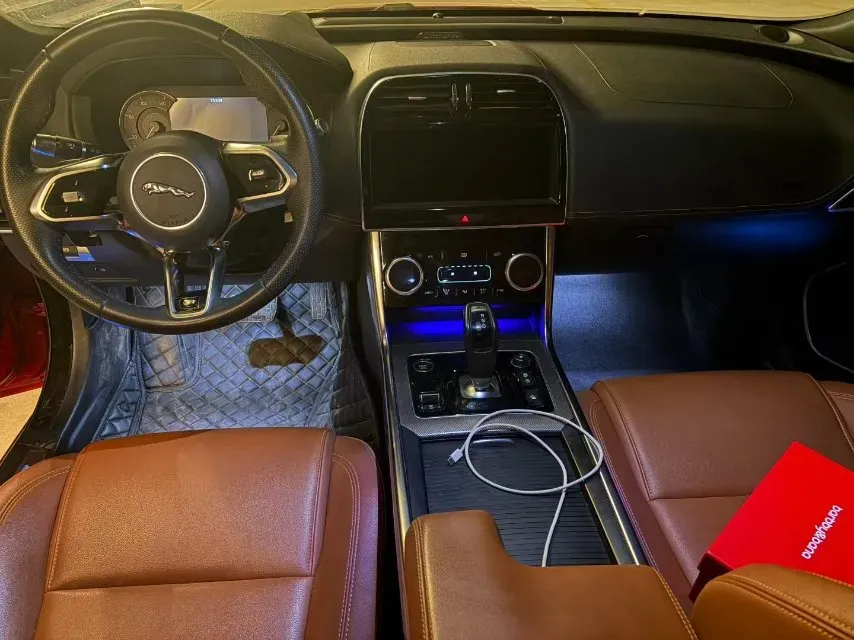 2020 Jaguar XEL 2.0T 200HP L4 8AT,autocango,china used car exporter,china ev exporter,chinese used car exporter,chinese used ev exporter