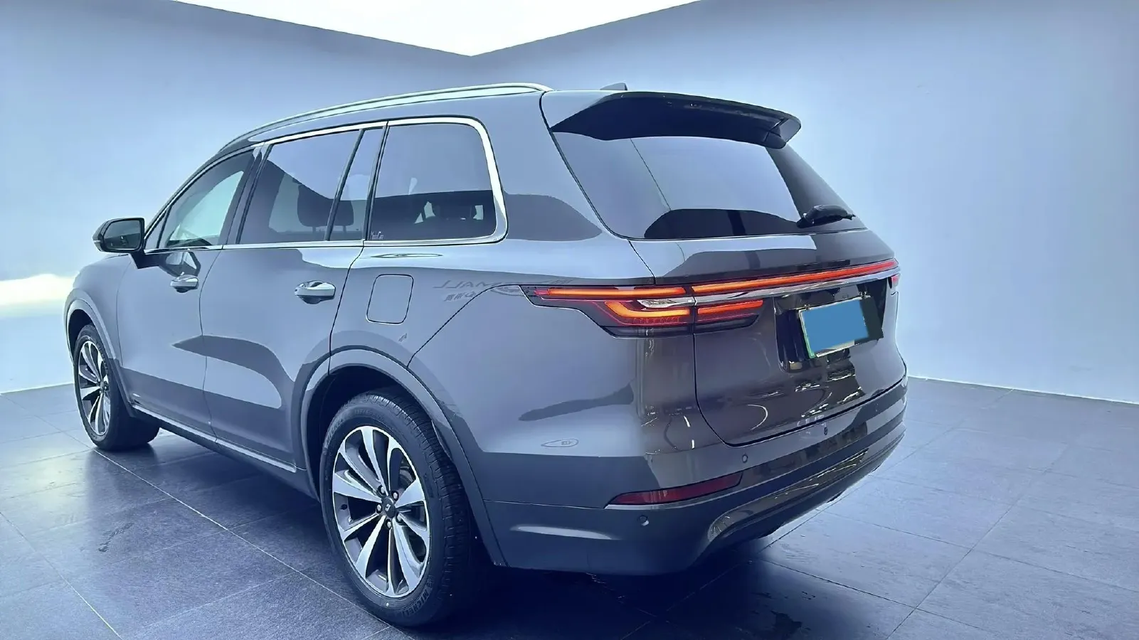 2020 Li ONE Range Extended 131HP REEV 40.5KWH,autocango,china used car exporter,china ev exporter,chinese used car exporter,chinese used ev exporter