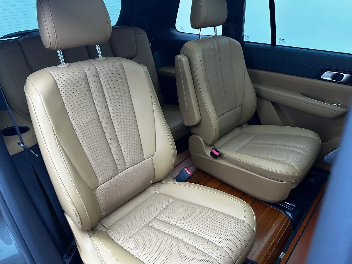 2020 Li ONE Range Extended 131HP REEV 40.5KWH,autocango,china used car exporter,china ev exporter,chinese used car exporter,chinese used ev exporter