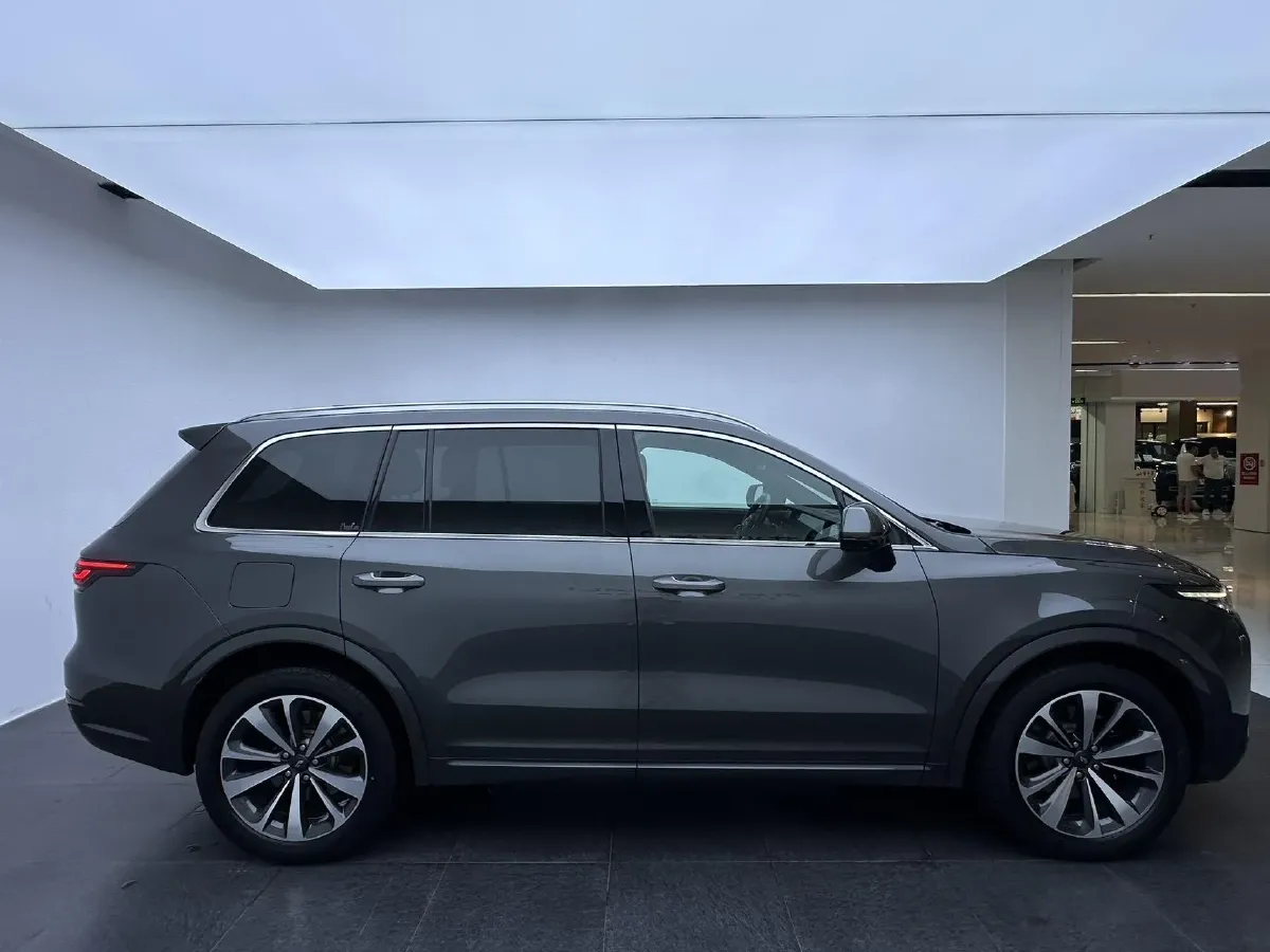 2020 Li ONE Range Extended 131HP REEV 40.5KWH,autocango,china used car exporter,china ev exporter,chinese used car exporter,chinese used ev exporter