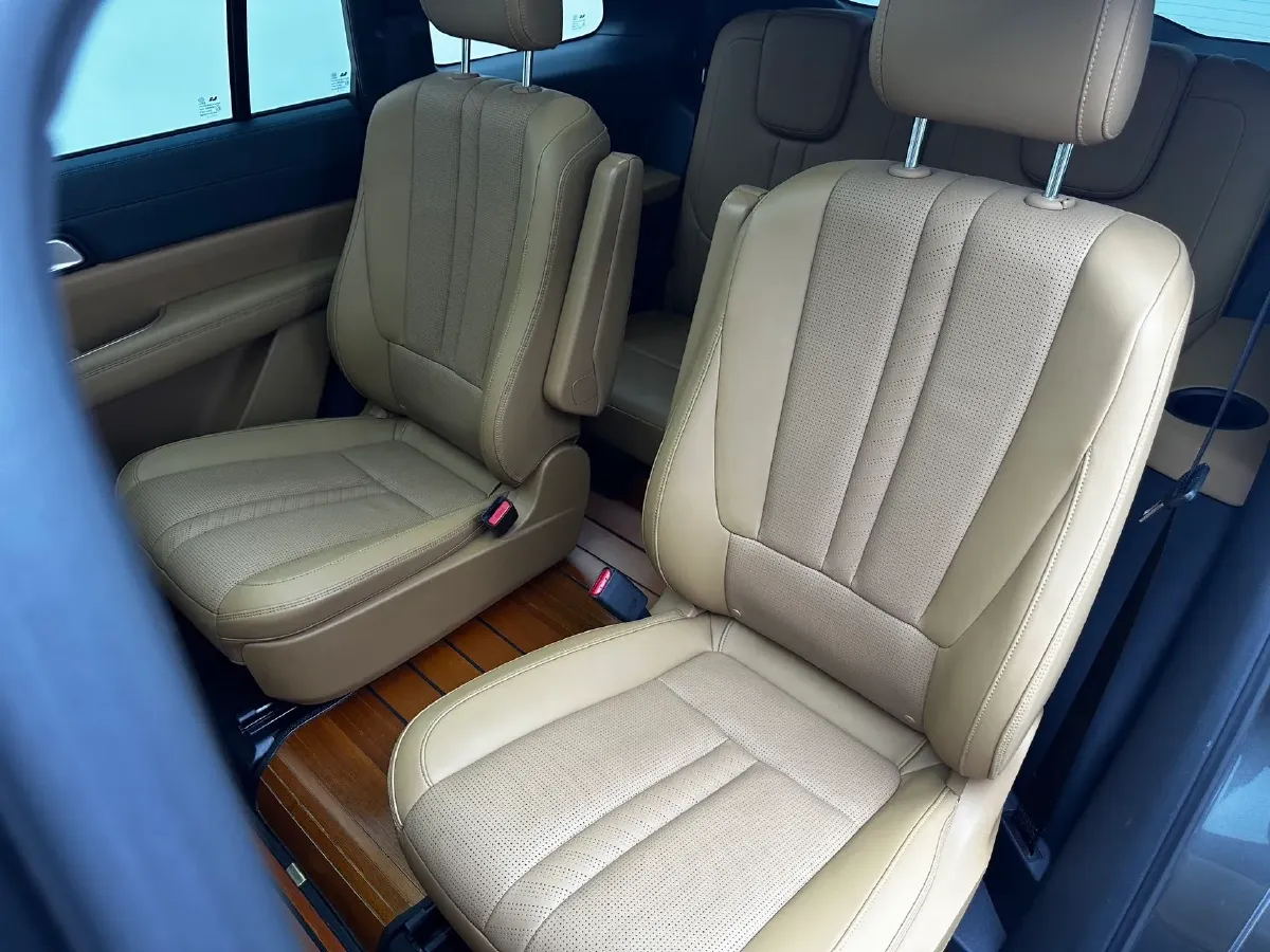 2020 Li ONE Range Extended 131HP REEV 40.5KWH,autocango,china used car exporter,china ev exporter,chinese used car exporter,chinese used ev exporter