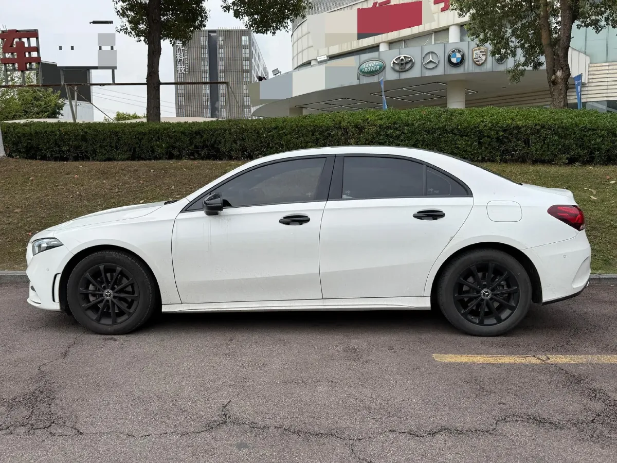 2022 Mercedes-Benz A Class 1.3T 163HP L4 7DCT,autocango,china used car exporter,china ev exporter,chinese used car exporter,chinese used ev exporter