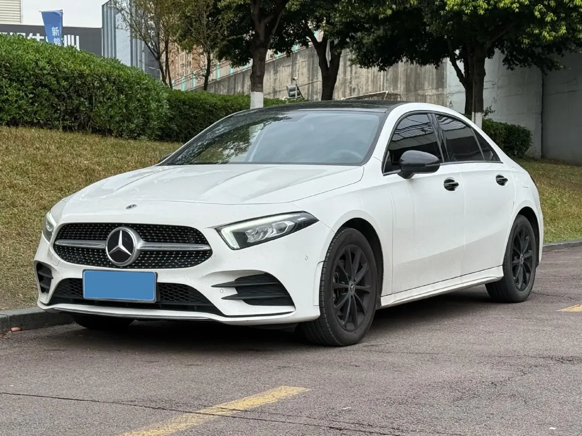 2022 Mercedes-Benz A Class 1.3T 163HP L4 7DCT,autocango,china used car exporter,china ev exporter,chinese used car exporter,chinese used ev exporter