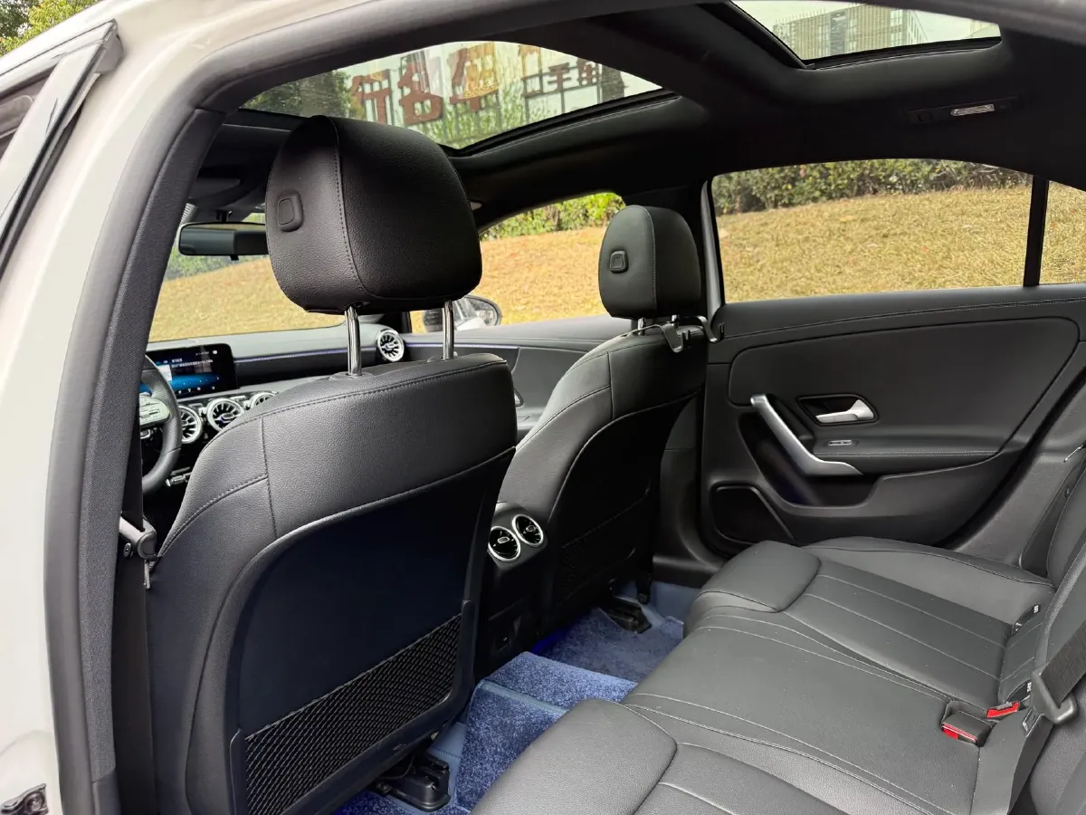 2022 Mercedes-Benz A Class 1.3T 163HP L4 7DCT,autocango,china used car exporter,china ev exporter,chinese used car exporter,chinese used ev exporter