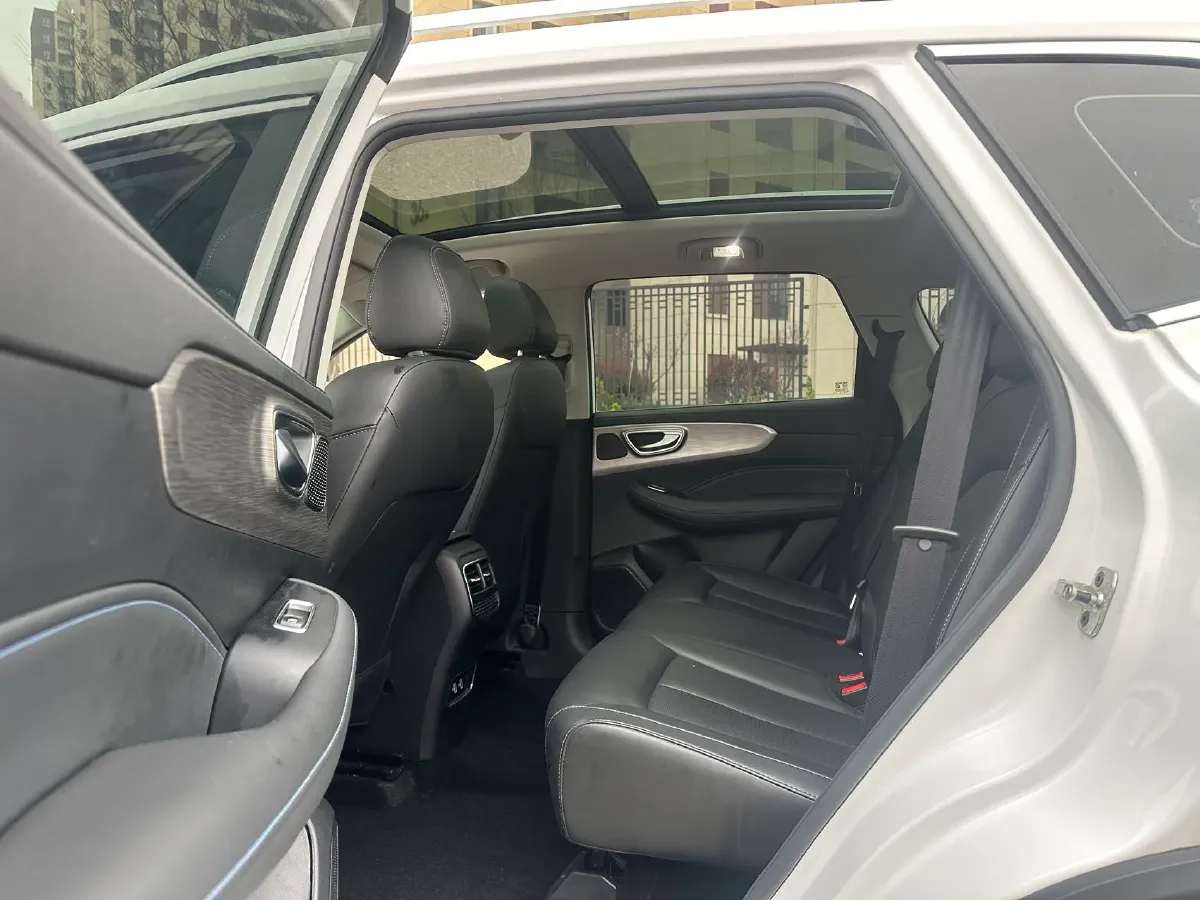 2023 Roewe RX5 1.5T 181HP L4 7DCT,autocango,china used car exporter,china ev exporter,chinese used car exporter,chinese used ev exporter