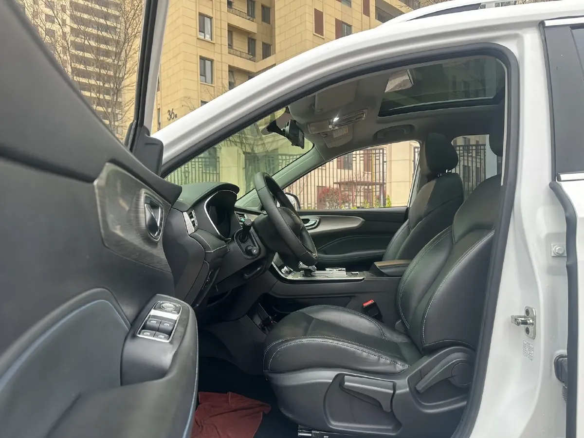 2023 Roewe RX5 1.5T 181HP L4 7DCT,autocango,china used car exporter,china ev exporter,chinese used car exporter,chinese used ev exporter