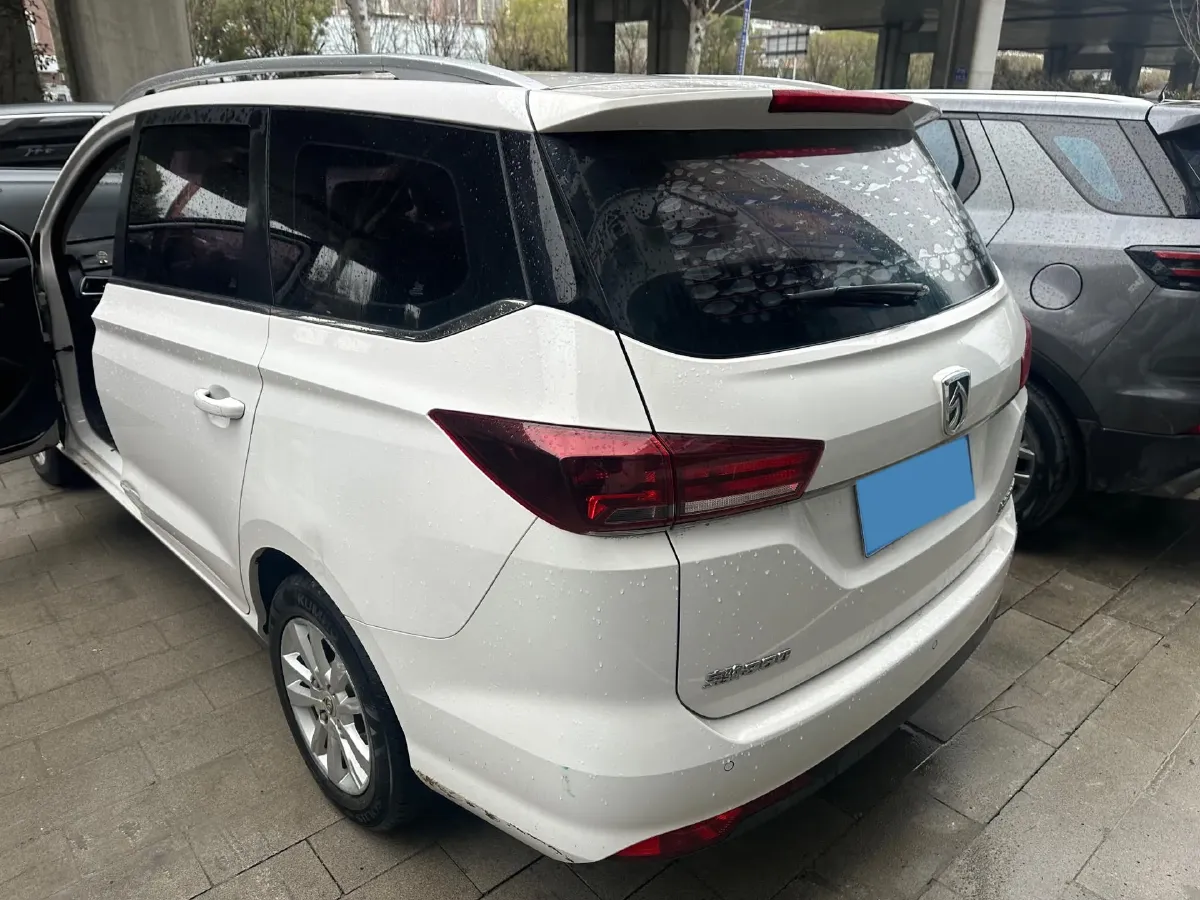 2019 BaoJun 360 1.5L 105HP L4 6MT,autocango,china used car exporter,china ev exporter,chinese used car exporter,chinese used ev exporter