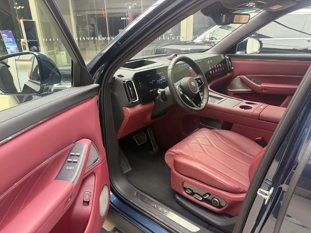 2025 AITO AITO M8 REEV 160HP REEV 53.4KWH,autocango,china used car exporter,china ev exporter,chinese used car exporter,chinese used ev exporter