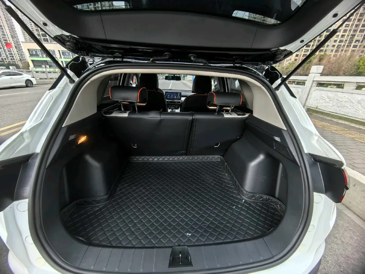 2023 Geely Coolray 1.5T 181HP L4 7DCT,autocango,china used car exporter,china ev exporter,chinese used car exporter,chinese used ev exporter