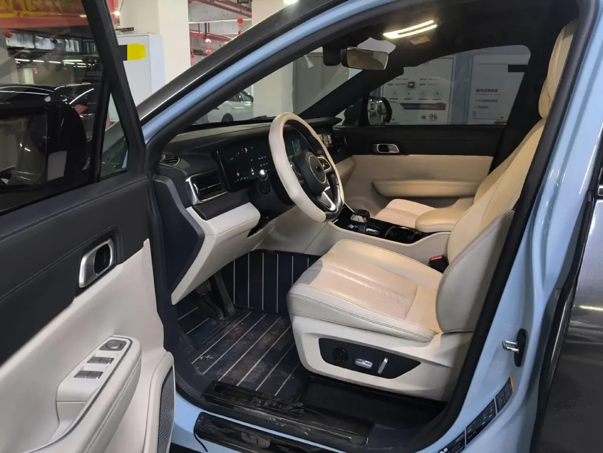 2020 Li ONE Range Extended 131HP REEV 40.5KWH,autocango,china used car exporter,china ev exporter,chinese used car exporter,chinese used ev exporter