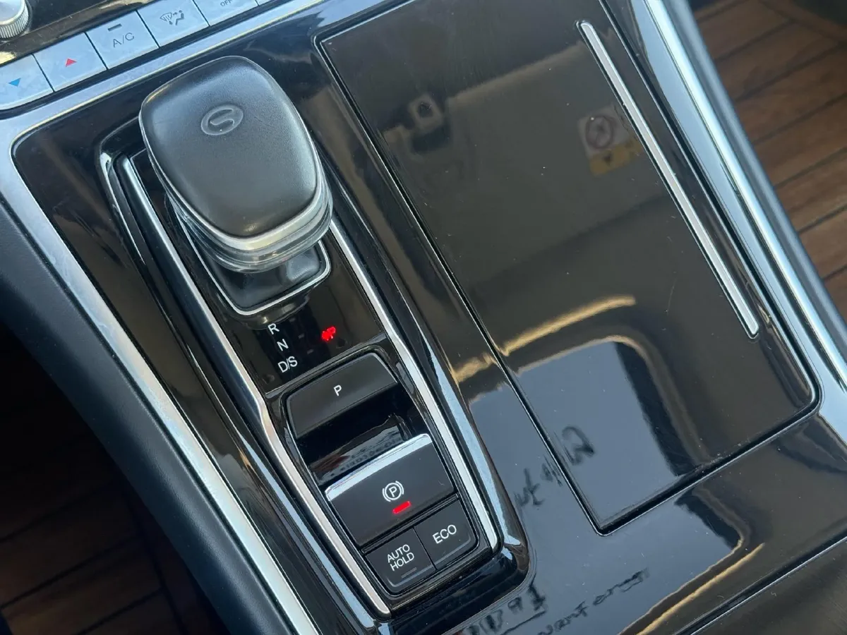 2021 GAC Trumpchi M8 2.0T 252HP L4 8AT,autocango,china used car exporter,china ev exporter,chinese used car exporter,chinese used ev exporter